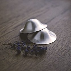 Gümüş göğüs ucu kapakları insan sağlığı için tehlike arz ediyor mu?