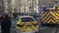 Van drives into crowed King's College London - Gript