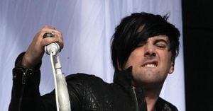 Former Lostprophets Singer Ian Watkins Killed In Prison