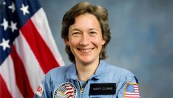 Challenger Patlamasından Sonra Uçan İlk Kadın Astronot Mary Cleave 76 Yaşında Öldü.