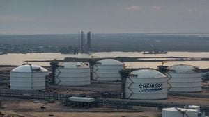 US LNG Exports Shatter Records Amid Pollution Concerns