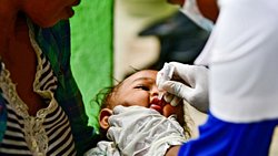 Dünya Sağlık Örgütü Güney-Doğu Asya Bölgesi, vahşi poliovirüsün son vakasının üzerinden geçen 15 yılı anıyor; polio mirası daha geniş halk sağlığı kazanımlarını desteklemeyi sürdürüyor