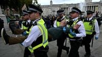 UK plan to further restrict right to protest condemned by civil liberties groups