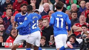 Sunderland Edge Forest For First Premier League Away Win