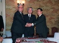 Voices of Sadness over Murayama's Death Pour in from Political World