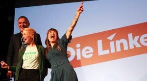 Die Linke Makes Triumphant Comeback To Bundestag