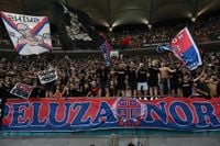 Amenzi în valoare de 24.400 de lei după meciul FCSB - Rapid, jandarmeria a dat 12 sancţiuni - Radio Bucuresti FM - Radio Muzica Live Online - Stiri Bucuresti