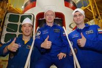 На Украине объявлен в розыск прилетевший вчера на МКС космонавт