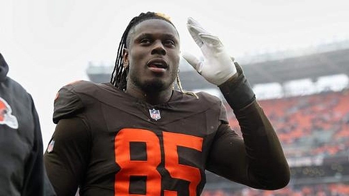 David Njoku Bids Emotional Farewell To Cleveland Browns - Grand Pinnacle  Tribune
