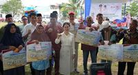 Li Claudia Kembali Serahkan Bantuan Tunai untuk Ratusan Warga Lansia di 3 Kecamatan Batam