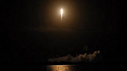 SpaceX, 56 Yeni Starlink Uydusu Fırlattı, Denize Roket İndirdi