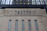 Toronto Stocks Advance; BCE Rises on Long-Expected Dividend Cut