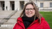 Cancer diagnosis: 'Unacceptable' people are still waiting too long
