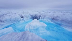 Greenland Ice Sheet Cracking Faster Than Ever Alarms Scientists