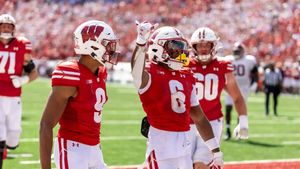 Wisconsin Football Begins Spring Practice With New Faces