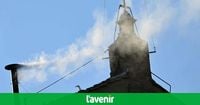 Conclave: fumée blanche à la chapelle Sixtine au Vatican, un nouveau pape a été désigné