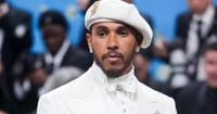 Au Met Gala 2025, cet accessoire chic signe son grand retour avant l’été : il rehausse instantanément l’allure