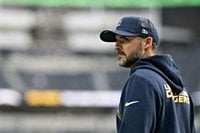 Ravens hiring Chargers coordinator Jesse Minter as next head coach