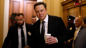 Musk Attempts To Apply Twitter Strategies To U.S. Government