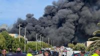 Incendio distrugge cantiere nautico a Olbia, un ferito - Notizie - Ansa.it