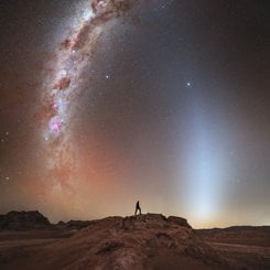 Atacama Çölü Üzerinde Kapışan İki Şerit