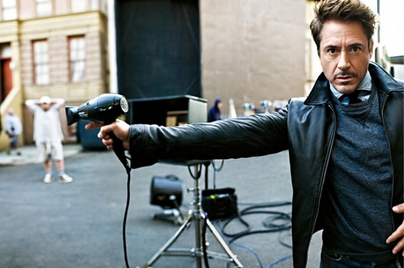 Ünlü oyuncu Robert Downey Jr.’ın uzun yıllar uyuşturucu ve alkol ile mücadele ettiğini duymuşsunuzdur. Fakat bu uyuşturucu bağımlılığının asıl sebebi ise pek bilinmiyor. Robert Downey Jr.’ın üvey annesine göre bu bağımlılığın sebebi bipolar bozukluk.    Robert Downey Jr.’ın annesi, People dergisine verdiği röportajda ünlü oyuncuya bipolar teşhisi konulduğunu söylemişti. Şu an alkolden ve uyuşturucudan uzak duran Robert Downey Jr. hâlâ doktor kontrollerini aksatmıyor.