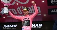 Big surprise: Simon Yates (33) puts an immediate end to his career