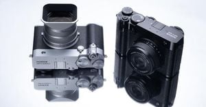 Fujifilm Unveils GFX100RF First Fixed-Lens Digital Camera