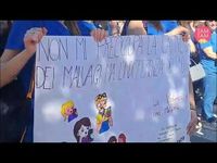 Corteo ad Avola contro ogni forma di violenza » TAMTAM TV
