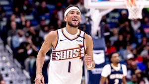 Suns Overpower Warriors With 130-105 Victory