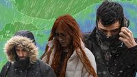 İstanbul'da yağış için saat belli oldu... 48 il için sarı kodlu uyarı! Kar ve şiddetli yağmur alarmı... İlk kar tatili haberi geld: 1 ilde okullarda eğitime ara