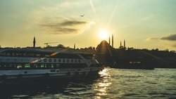 Sessiz Gemi: Bir Şiirin Ardındaki Veda