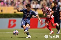 유럽 챔피언 PSG, 보타포구에 0-1 패...이강인 교체 출전