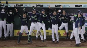 Yakult Edges SoftBank 4-3 With Strong Performances