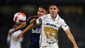 Club América Dominates Pumas UNAM 2-0 At Estadio Olímpico