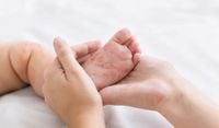 Measles Cases Climb to 800 in United States as Outbreak Spreads Across Borders