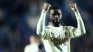 Fikayo Tomori Rejects Tottenham Hotspur, Stays With AC Milan