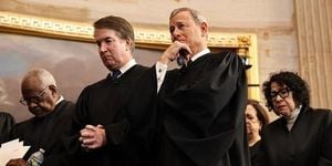 Supreme Court Weighs Trump’s Emergency Tariffs Power