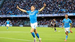 Napoli Faces Como Amid Pressure To Secure Key Victory