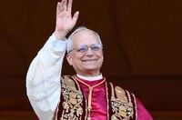 Les premiers mots du nouveau Pape Léon XIV - Vatican News
