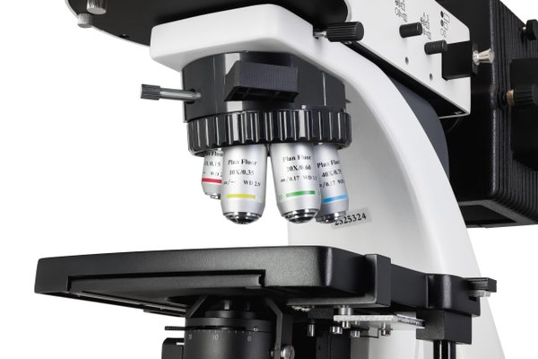 Levenhuk MED PRO 600 Fluo Mikroskop