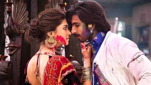 Ram-Leela Celebrates Its 11th Anniversary With Deepika And Ranveer