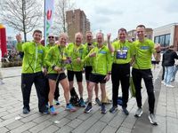 Loopgroep Hengevelde actief tijdens Enschede Marathon 2025 - WegdamNieuws