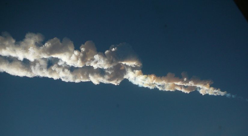 Chelyabinsk Meteoru'nun bıraktığı dumanın gerçek fotoğrafı.