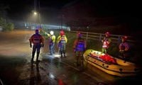 Pembrokeshire Coastguard volunteers praised for Monmouth rescue work