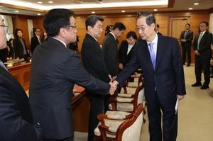 Opposition Leader Criticizes Court's Decision On Han Duck-soo