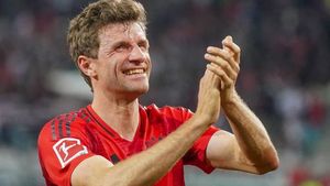 Thomas Müller Bids Emotional Farewell To Bayern Munich