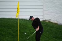 Mitchell shows staying power at soggy Truist with 2nd-round 67; McIlroy 5 strokes off the lead