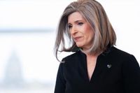 Iowa Sen. Joni Ernst announces she won’t seek reelection in 2026 - Roll Call