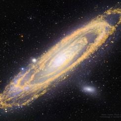 Andromeda'nın Bir Zamanlar Var Olan ve Gelecekte Olacak Yıldızları